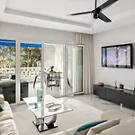 Pool View In Casa Sevilla - Puerto Banus