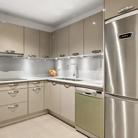 Pool View In Casa Sevilla - Puerto Banus * マルベーリャ