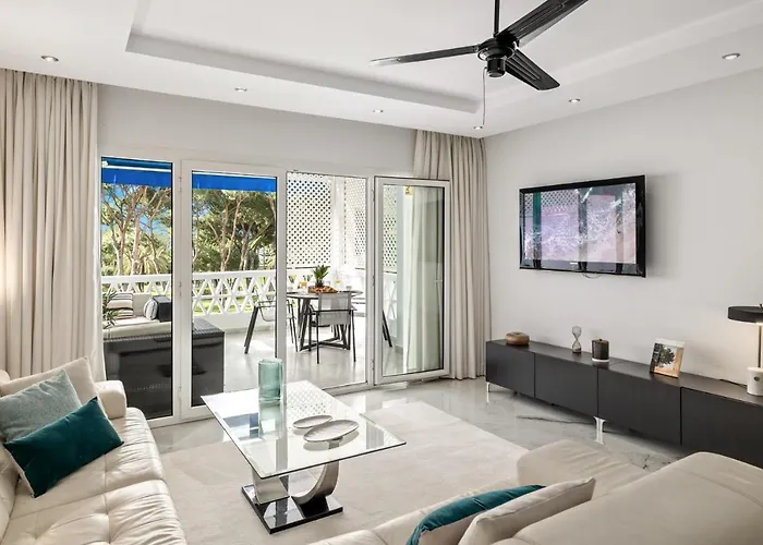 Pool View In Casa Sevilla - Puerto Banus