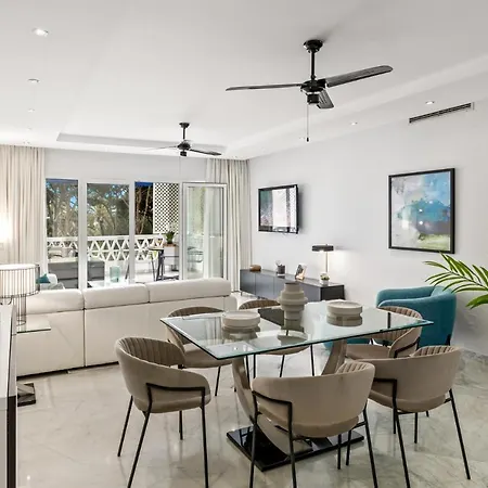 Pool View In Casa Sevilla - Puerto Banus *