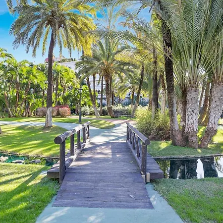 Apartment Pool View In Casa Sevilla - Puerto Banus *