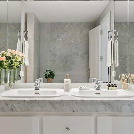 Pool View In Casa Sevilla - Puerto Banus