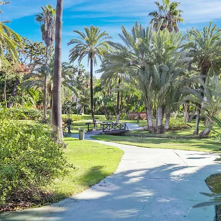 Pool View In Casa Sevilla - Puerto Banus