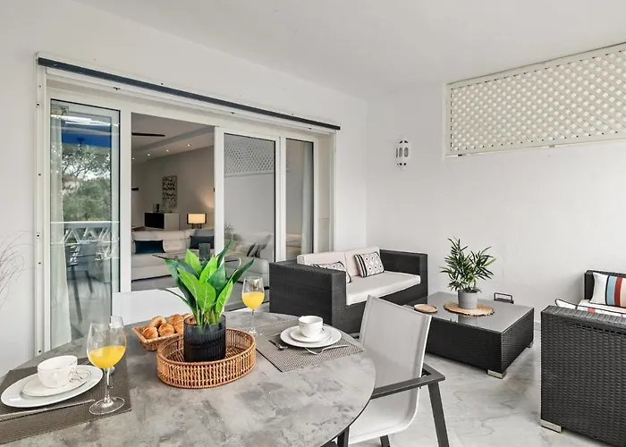 Pool View In Casa Sevilla - Puerto Banus *