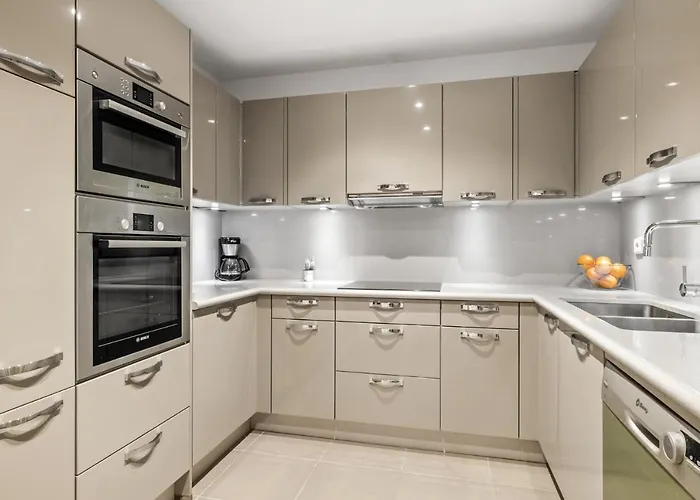 Pool View In Casa Sevilla - Puerto Banus Marbella