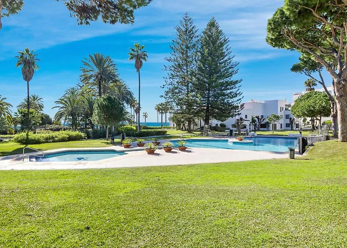 Pool View In Casa Sevilla - Puerto Banus